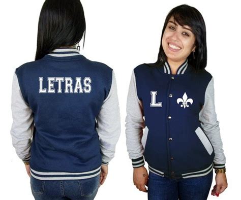 blusa curta tipo jaqueta com 6 letras